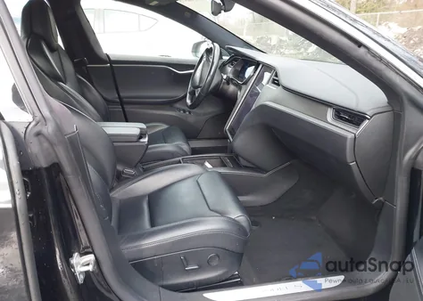 2018 Tesla Model S 100D/75D/P100D z USA, uszkodzony, nr VIN 5YJSA1E2XJF295102